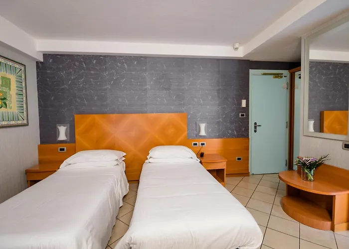 Hotel Centrale Hotell 3*