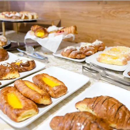 Hotel Centrale 3* بولونيا