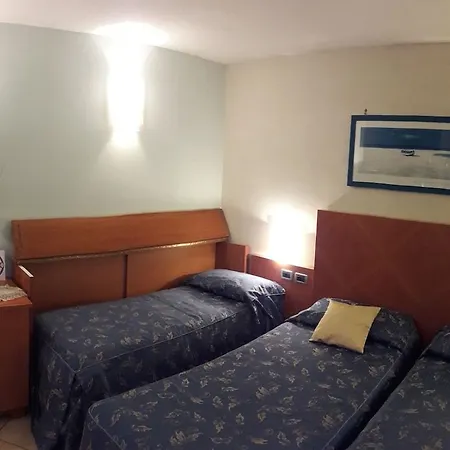 Hotel Centrale فندق