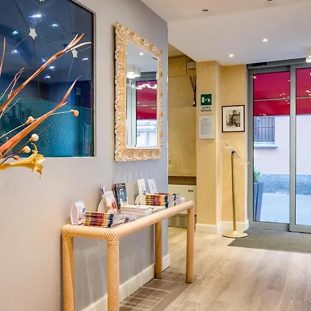 Hotel Centrale فندق 3*