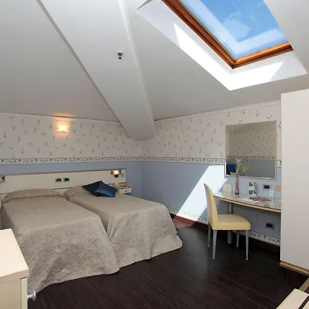 فندق Hotel Centrale بولونيا