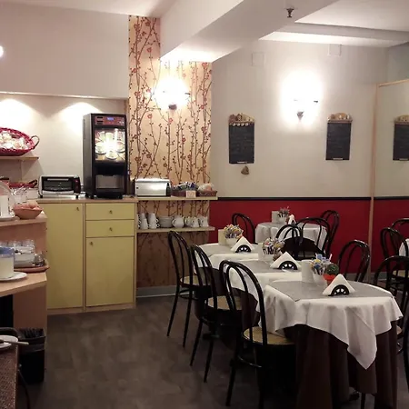 Hotel Centrale 3* بولونيا