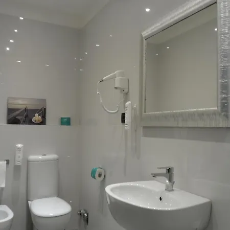 Hotel Centrale Hotell 3*