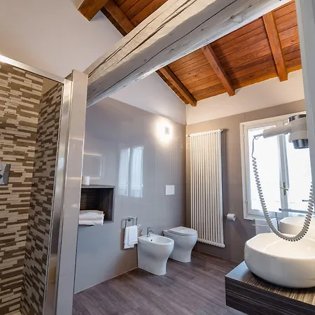 فندق Hotel Centrale 3*