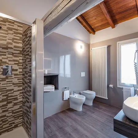 Hotel Centrale Болонья