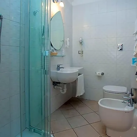 Hotel Centrale فندق 3*