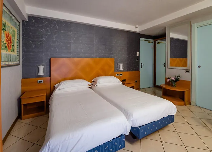 Hotel Centrale Hotell 3*