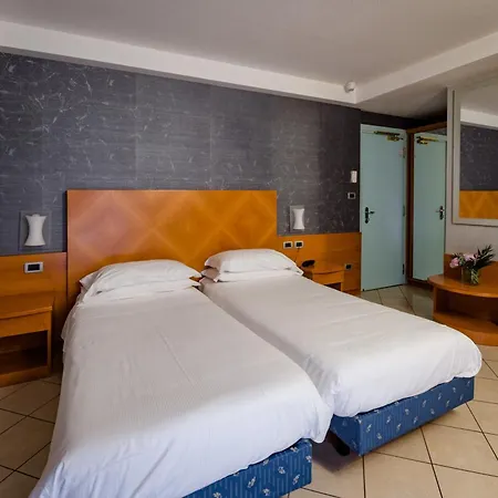 Hotel Centrale Hotel 3*