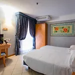 天堂酒店 3*